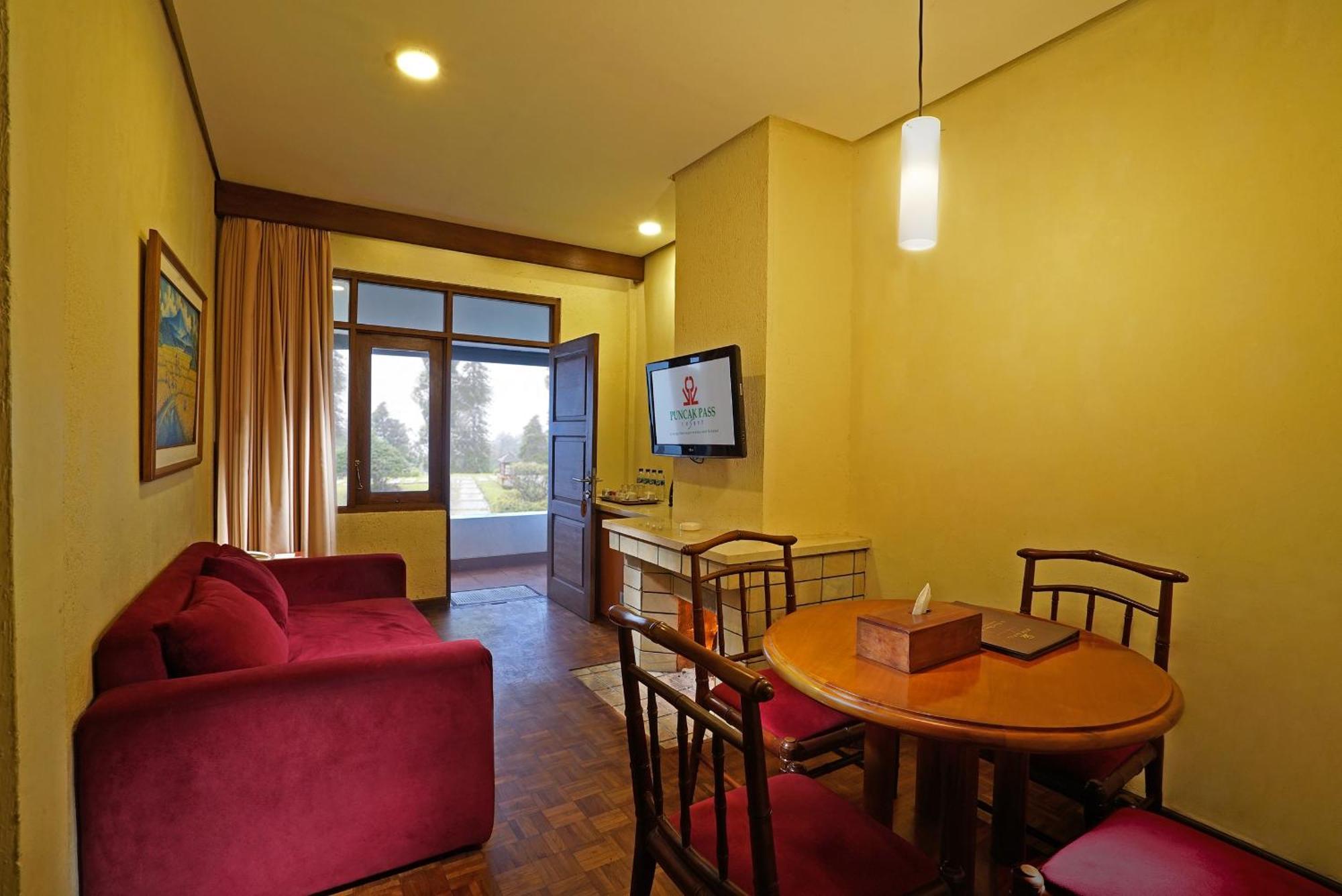 Puncak Pass Resort Exterior photo