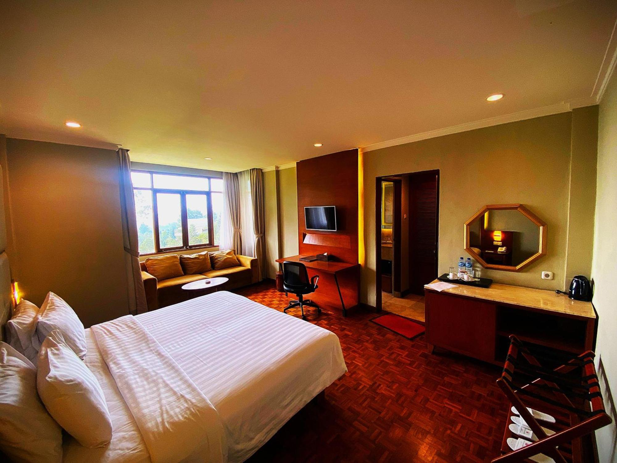 Puncak Pass Resort Exterior photo